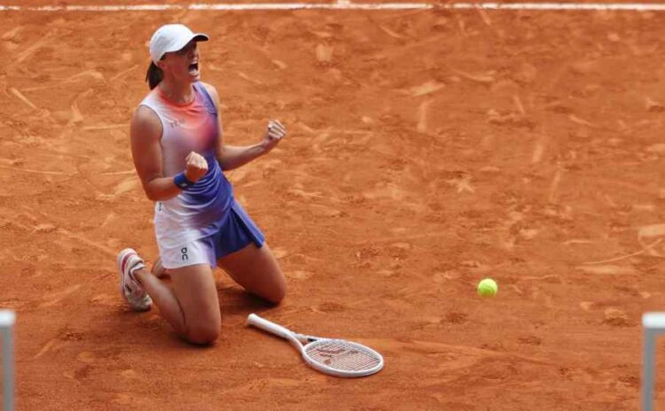 Toprağın kraliçesi Swiatek Roland Garros'da üst üste üçüncü kez şampiyon!