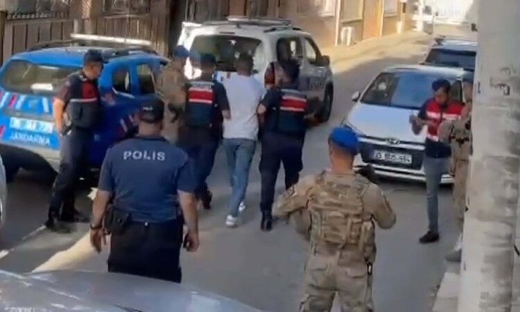 İzmir'de 'Işıkkent Çetesi'ne operasyon