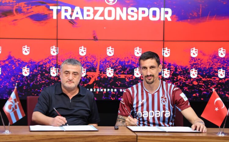 Trabzonspor, Stefan Savic'le üç yıllık sözleşme imzaladı