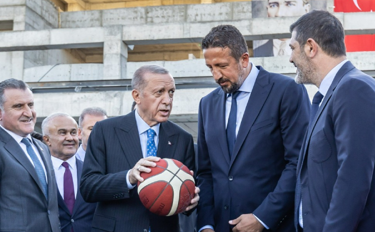 Basketbol topu inşaata kaçtı... 'Dev' çöküşün perde arkası