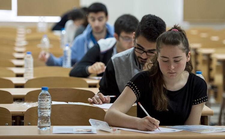 YKS sonuçları belli oldu: Kadınlar sözelde, erkekler sayısalda başarılı