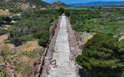 Efes’in en büyük kapısı Koressos gün yüzüne çıkarılıyor