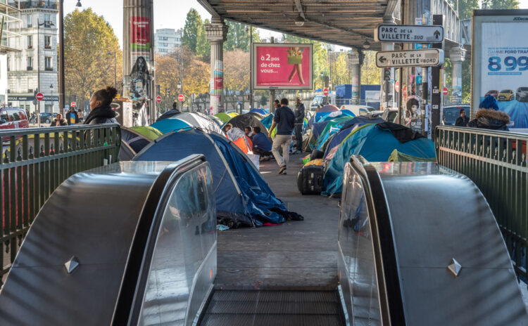 Paris'te olimpiyatlar öncesi tepki çeken önlem: Evsizler otobüslerle şehir dışına götürüldü