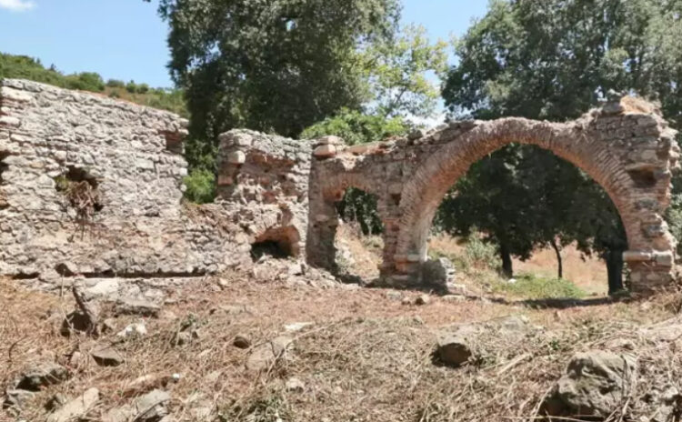 İstanbul'un tarihine üç tahrip ortağı: Maden şirketleri, defineciler ve uyuşturucu bağımlıları