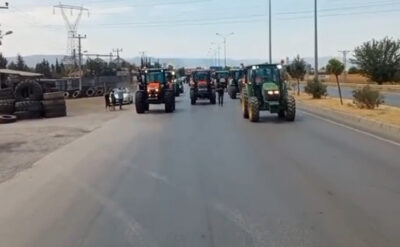 Bursa’dan sonra Kahramanmaraş’ta da domates üreticisi isyan etti, traktörüyle yol kesti