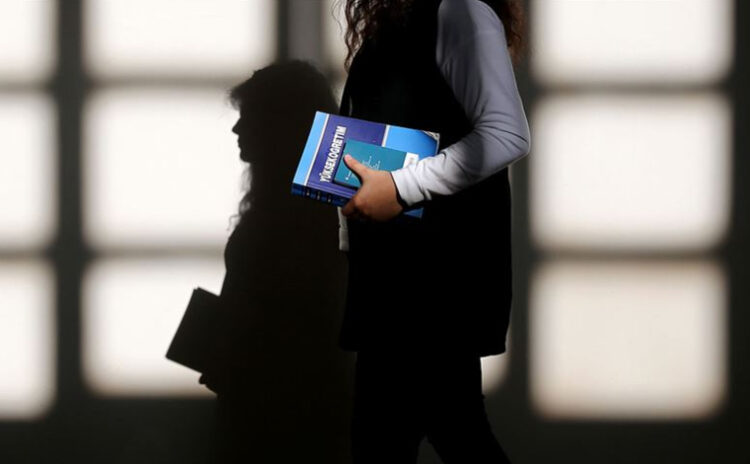 Tanınmış vakıf isimleriyle öğrencilere SMS'le burs tuzağı kurmuşlar