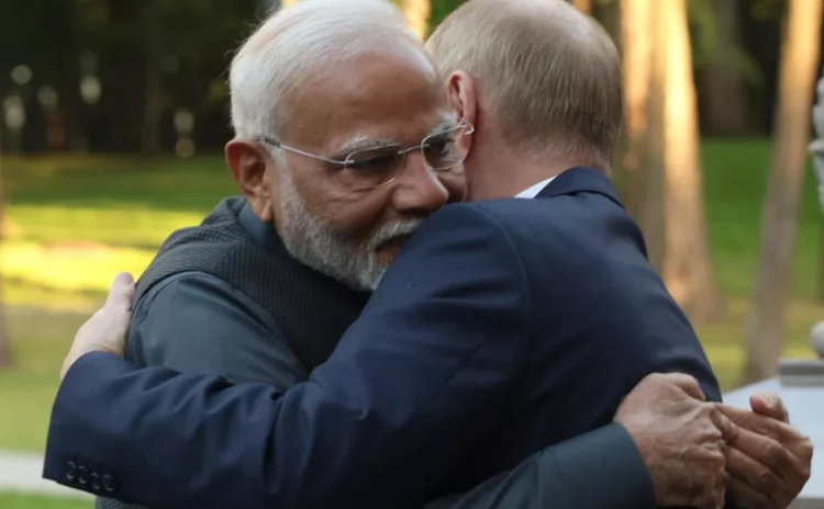 Geçen ay Putin ile sarmaş dolaştı, bu ay Zelenski'nin kollarına gidiyor: Modi Ukrayna yolcusu