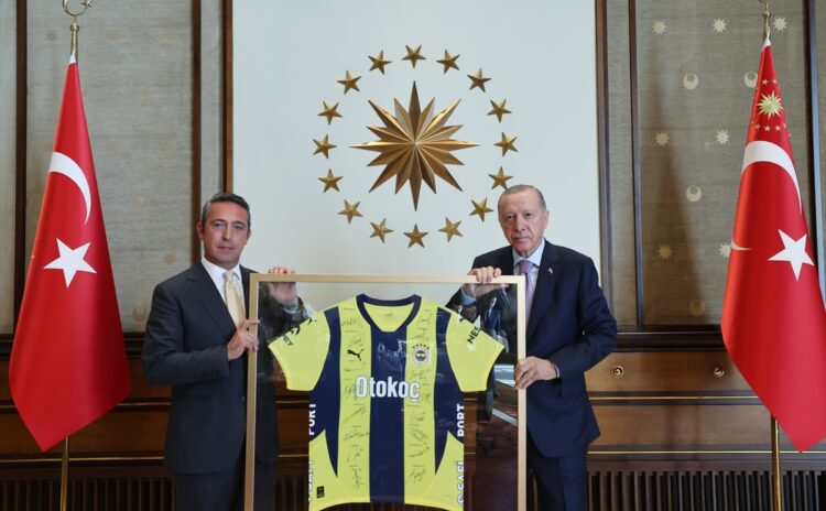 Cumhurbaşkanı Erdoğan Fenerbahçe heyetini kabul etti