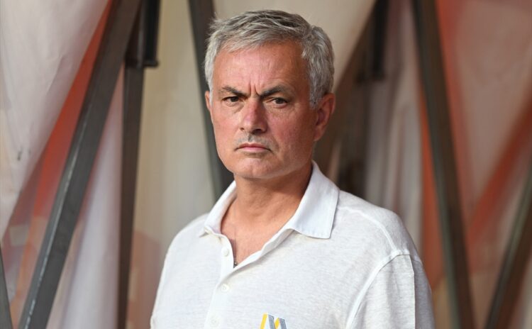 Mourinho'nun 'laptop' protestosu dünya basınında