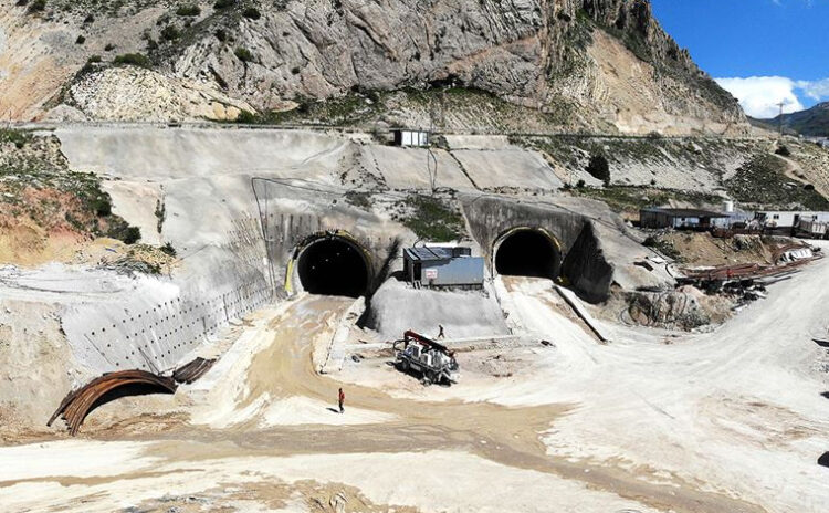 Kop Tüneli'nde göçük: Bir işçi öldü