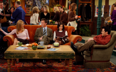 Chandler’ın kazağı, Joey’nin Rachel’ı öperken giydiği gömlek, kafedeki turuncu koltuk sizin olabilir