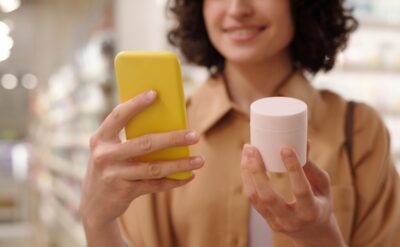 Sahte kozmetik ürününü etiketinden tanıyın: Türkiye’nin en kapsamlı tüketici el kitabı yayımlandı