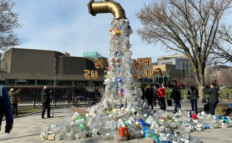 Suudi Arabistan plastik kirliliği zirvesinin üstüne de kabus gibi çökmüş