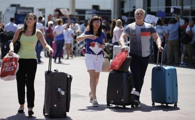 Avrupa’da turistlere öfke büyüyor: Şehrimizi bizden aldılar