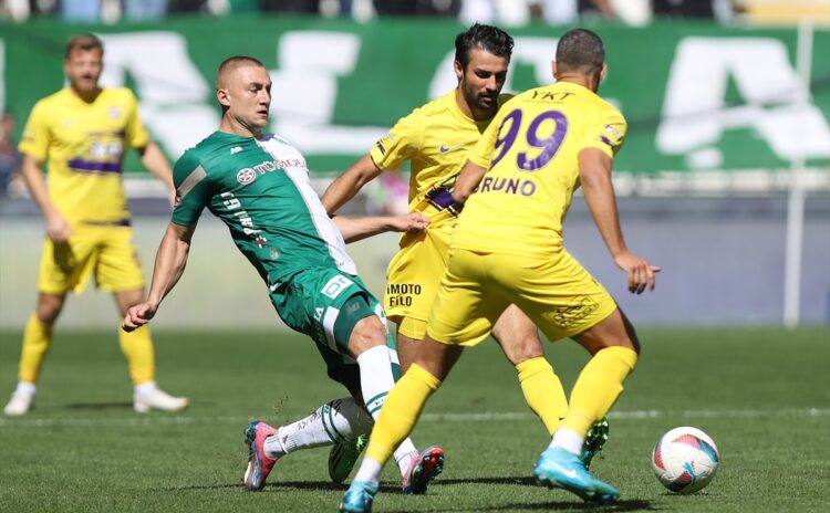 Konyaspor'un geri dönüşü: Aleksic üç puana vole vurdu