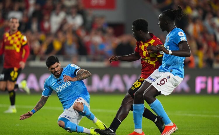 10 kişilik Göztepe Trabzonspor'un 'Güneş'ini kararttı