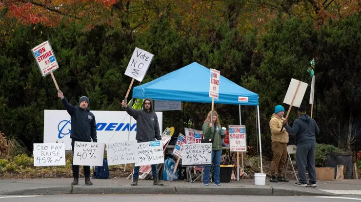 Boeing çalışanları yüzde 35'lik teklifi de reddetti; şirket kan kaybediyor