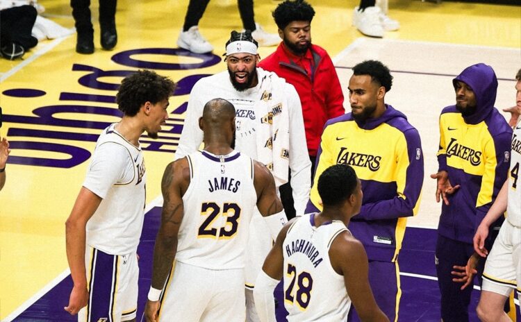 Lakers'tan sezona kusursuz başlangıç, LeBron'dan triple double