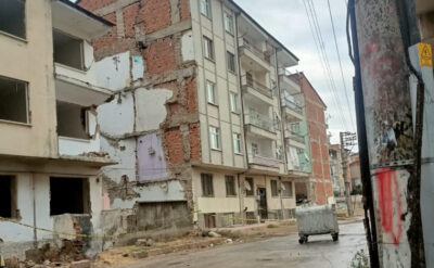 Ölümle burun burunalar: ‘Deprem birkaç saniye daha devam etseydi enkazın altındaydık’