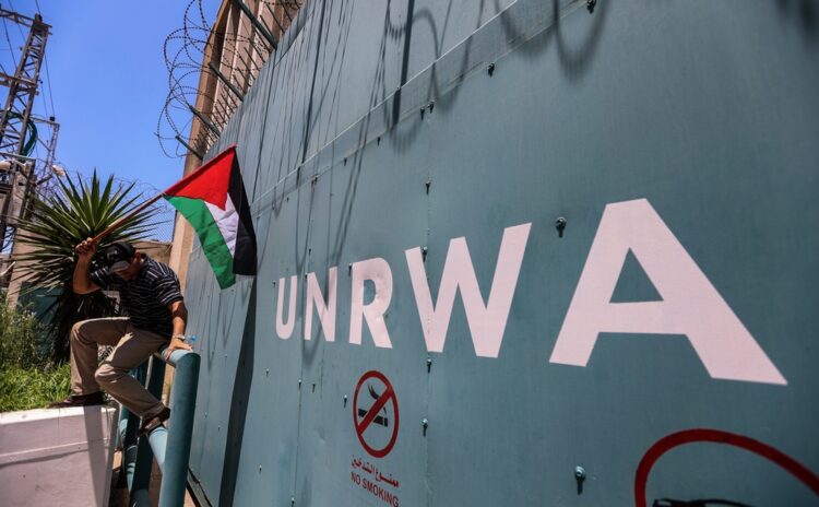 İsrail UNRWA'nın faaliyetlerini resmen yasakladı