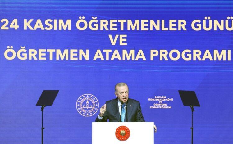 Erdoğan: Öğretmenlerimize yapılan her saldırıyı, milletimizin geleceğine yapılmış olarak görüyoruz