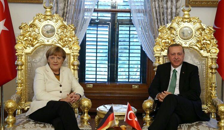 Merkel'in anılarına yolculuk: Yıldız Sarayı'ndaki altın koltuk başına dert açmış