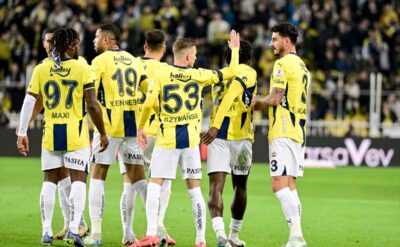 Kadıköy’de telafi gecesi: Fenerbahçe dört  golle özür diledi