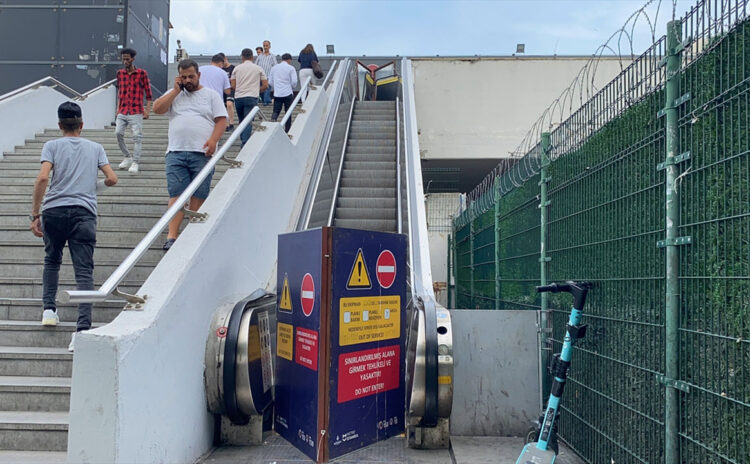 İstanbul'da belediye nihayet metro yürüyen merdiven ve asansörlerinin arızalandığını kabul etti