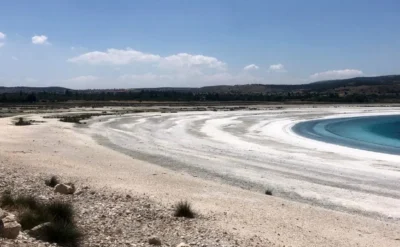 Salda Gölü alarm vermenin ötesine geçti, kuruyor!