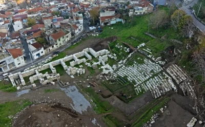 Türkiye’nin Kolezyum’u İzmir’in orta yerinde yüzünü göstermeye başladı