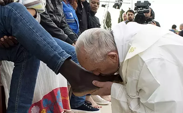 Babamın oğlu değil, tanımam etmem ama Papa’nın ölümüne üzüldüm