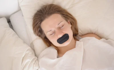 İnsanlar delirdi galiba: Gece uykuda ağzı bantlama modası çok tehlikeli