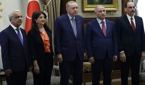 Yine aldık elimize cetveli pergeli siyaset mühendisliği yapıyoruz