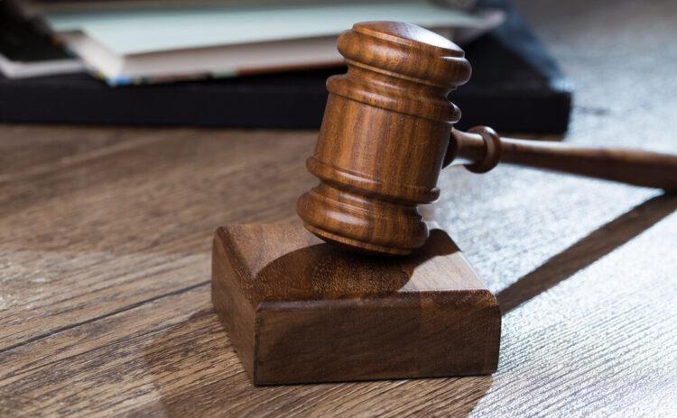 İktidarın elinde çekiç, CHP de mecburen bir çivi