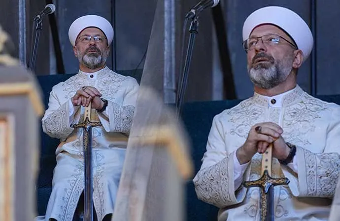 Kendi halkına cihad ilan etmiş, tebliğe çıkmış bir Diyanet İşleri Başkanı