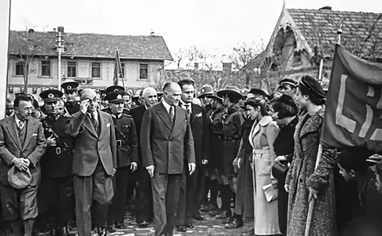 Cumhuriyet, başka her şeyden önce halk egemenliği demektir