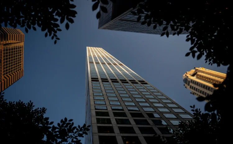 Gökdelende yaşamak da zor: 102. kattaki salıncak