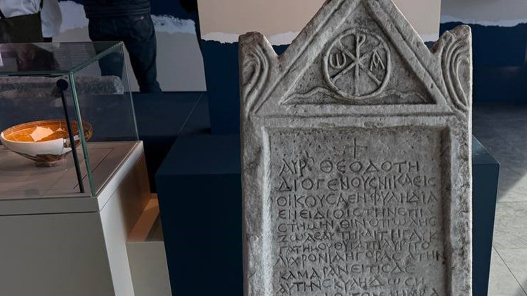 İznik’te su altından 2 bin yıllık beddua çıktı