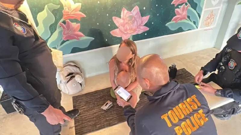 ‘İleri seks teknikleri’ dersi açtı, gözaltına alındı