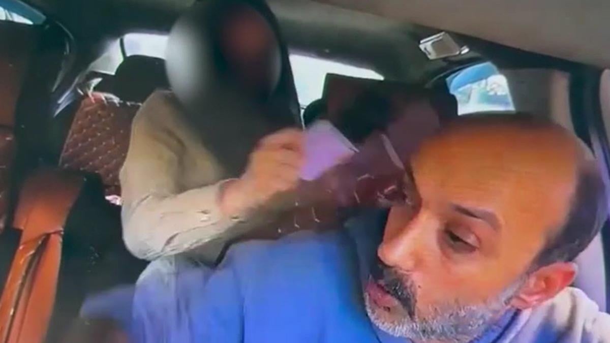 Kadın müşteri ‘Yolu uzattın’ dedi, taksiciyi hastanelik etti