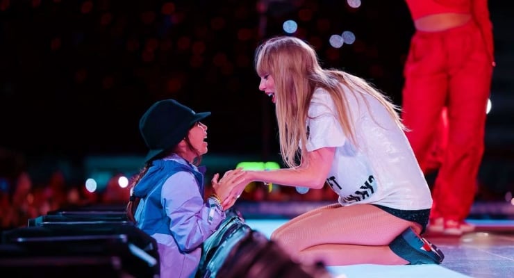 Cambridge Sözlüğü’ne göre yılın kelimesi ‘Parasosyal’