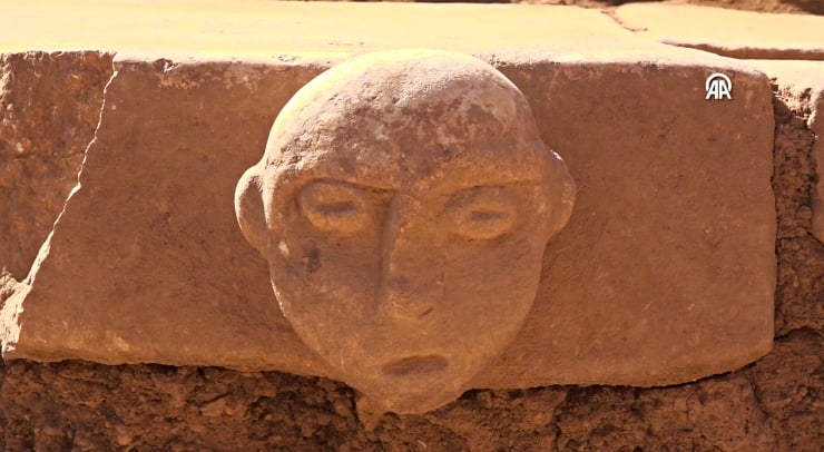 Sefertepe kazısı: 10 bin yıllık insan yüzü kabartmaları bulundu
