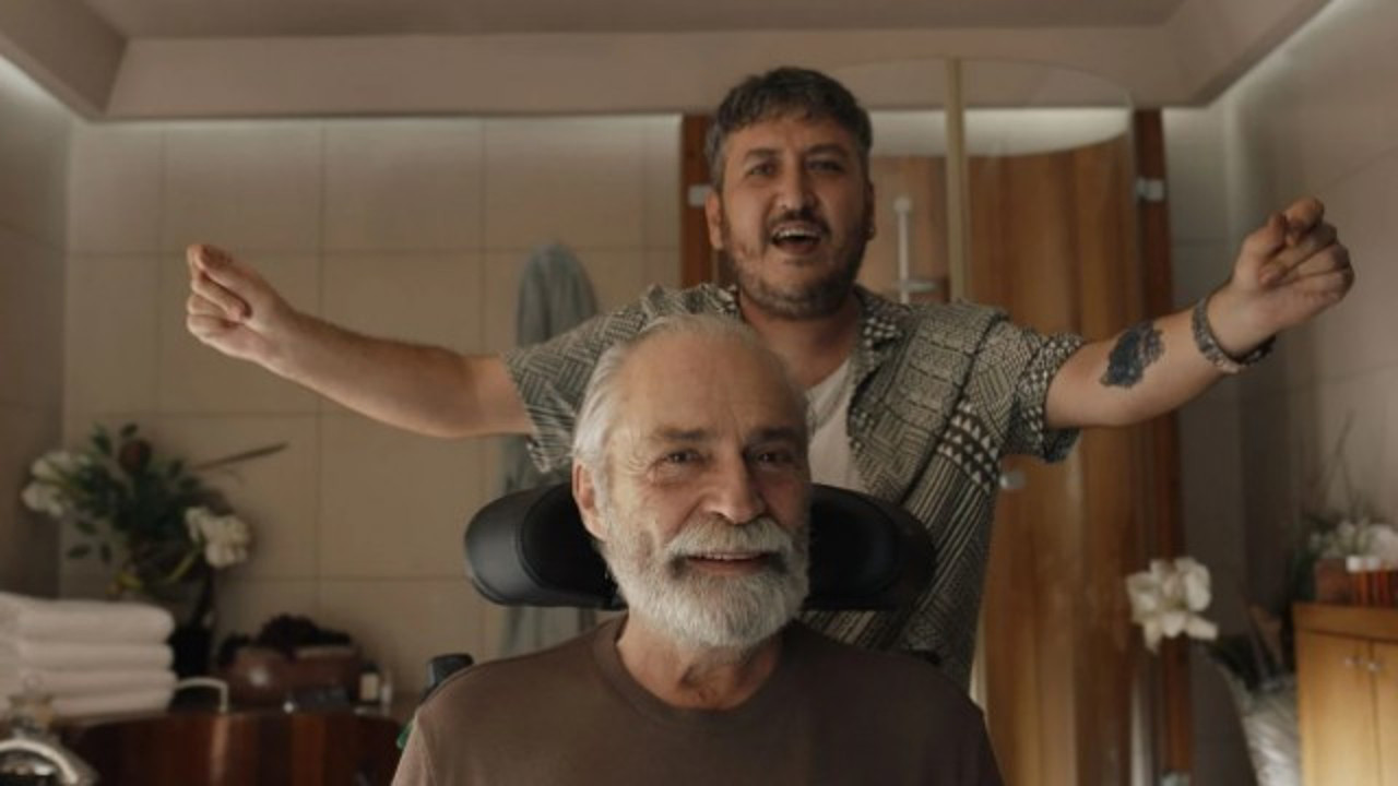 Haluk Bilginer ve Feyyaz Yiğit’in başrollerini paylaştığı Yan Yana gişede rekor kırdı
