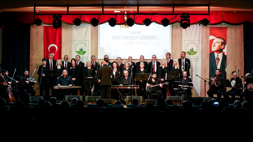 Bu koroya sadece muhtarlar alınıyor: 7 yıldır sahnedeler