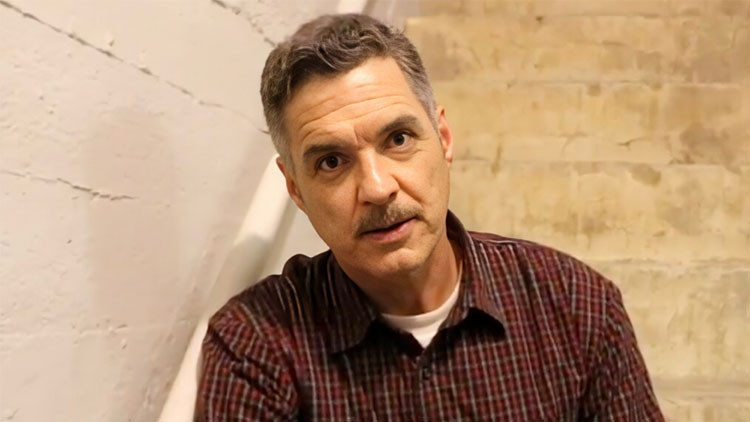 Polisiye dizilerde oynuyordu, 65 yaşında gerçek polis olacak