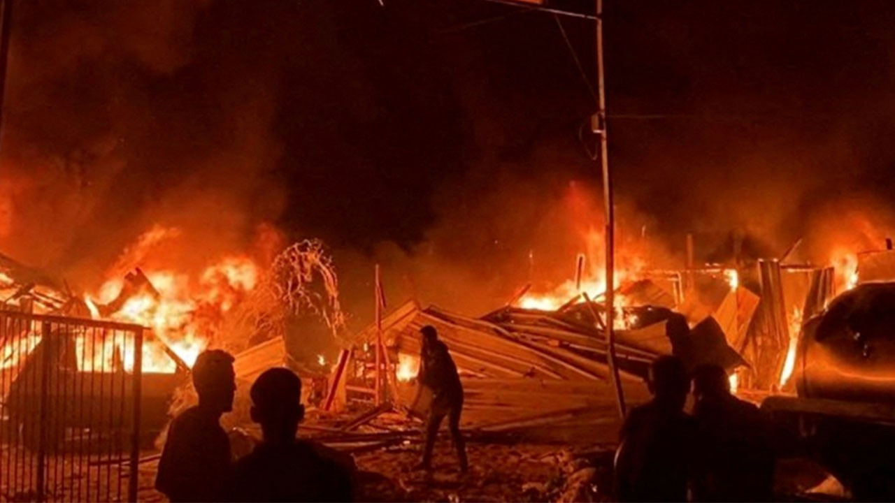 İsrail Gazze’de Filistin kampını vurdu: 5 ölü