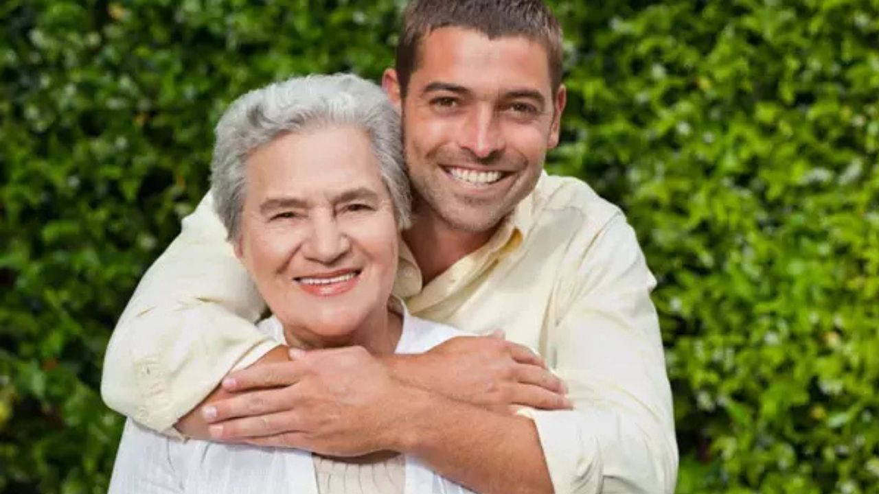 Annesine düşkün dört erkek burcu