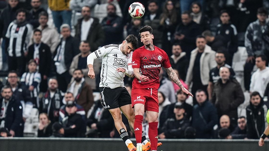 Beşiktaş kazanamadı, hakeme kızdı