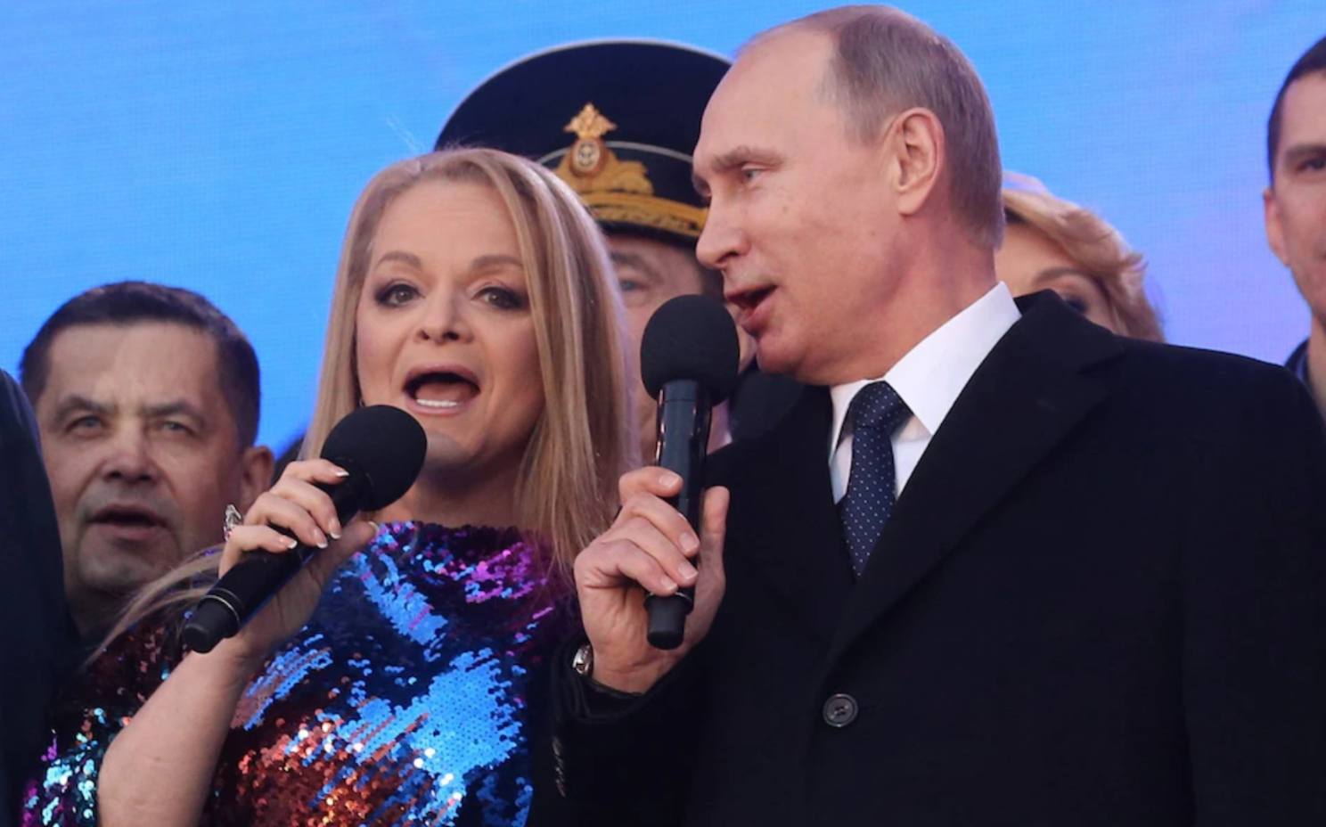 Putin’in en sevdiği şarkıcıydı, en nefret edilen kadın oldu