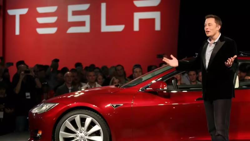 Tesla sürücüsüz araç testlerini başardı, hisseleri fırladı